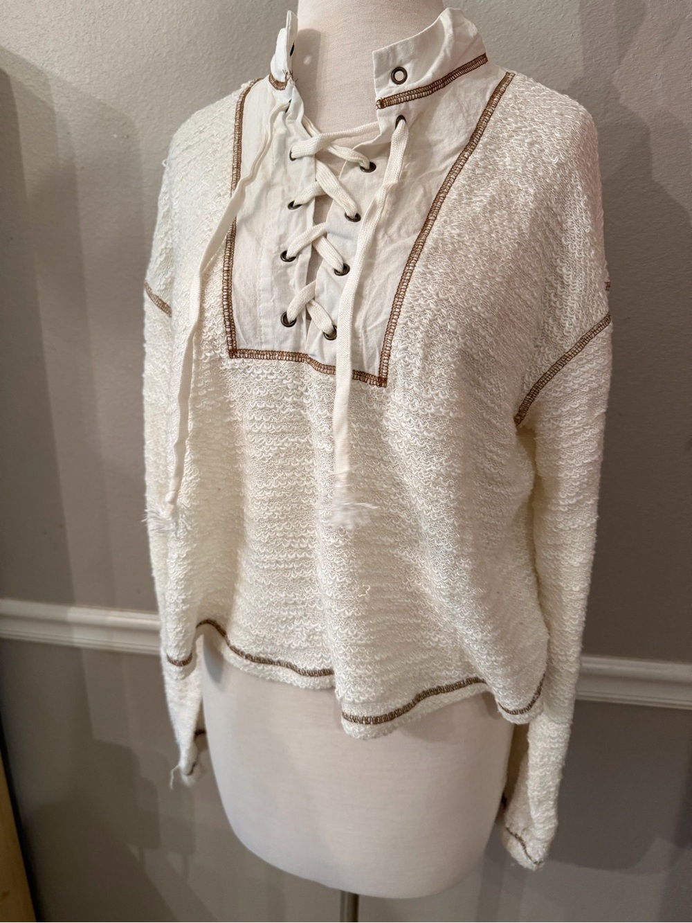 BKE Cream Lace-Up V-Neck Textured Sweater with Brown Trim